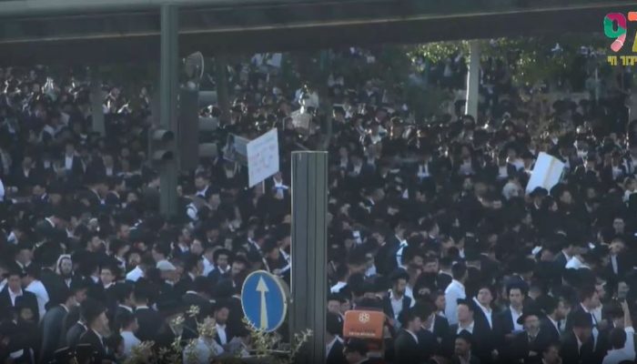 Broadcast from the ‘Million-Man March’ in Jerusalem: להקהל ולעמוד על נפשנו