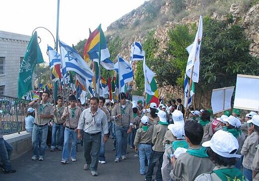 PikiWiki_Israel_1337_Druze_scouts_at_jethro_holy_place_צופים_דרוזים_בקבר_יתרו