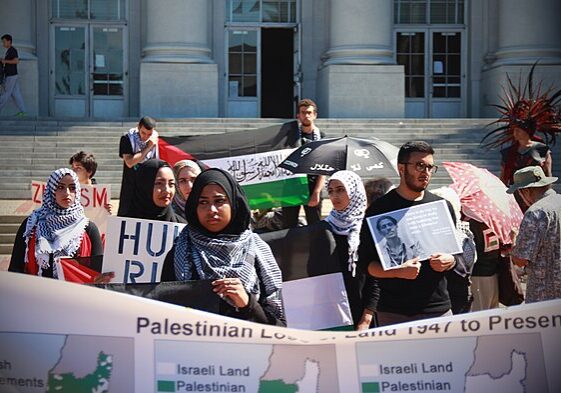 Students_for_Justice_in_Palestine_protest_at_UC_Berkeley_2014